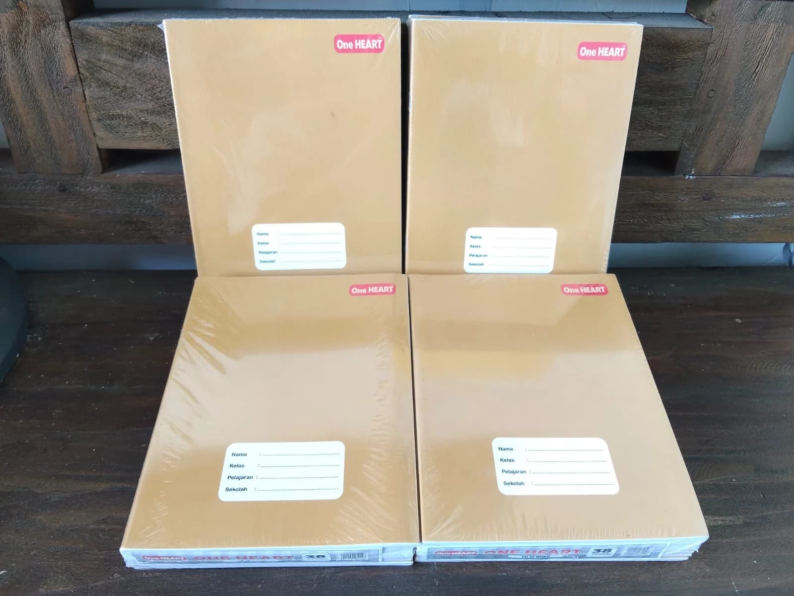 Buku Tulis One Heart 38 Lembar Sampul Kertas Coklat Bergaris Sekolah & Madrasah (Pack 10 Buku)